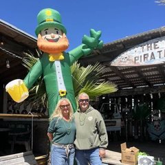 Guests at a resort St Patrick's event